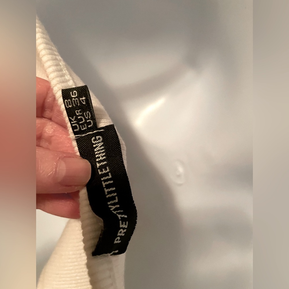 NWOT PrettyLittleThing new white corset style crop - Picture 3 of 4